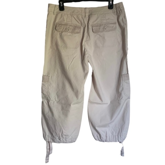 WHBM Crop Leg Cargo Pants - Picture 6 of 6